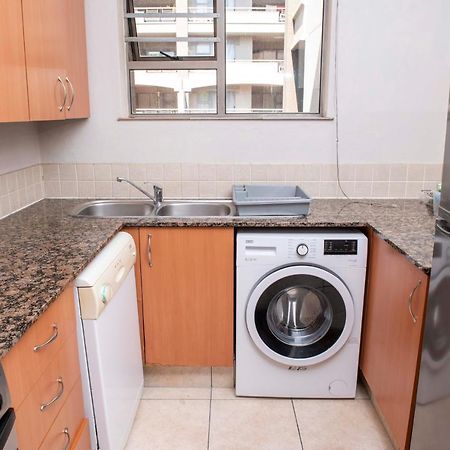 Grayston Exec Apartments โจฮันเนสเบิร์ก ภายนอก รูปภาพ
