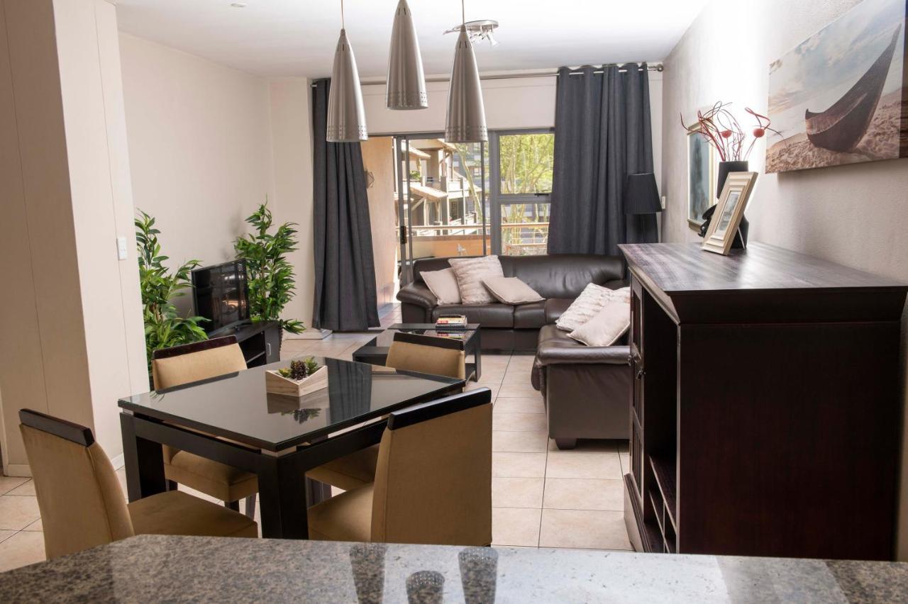 Grayston Exec Apartments โจฮันเนสเบิร์ก ภายนอก รูปภาพ