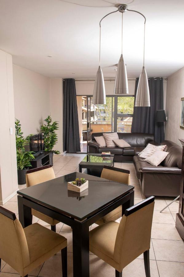 Grayston Exec Apartments โจฮันเนสเบิร์ก ภายนอก รูปภาพ