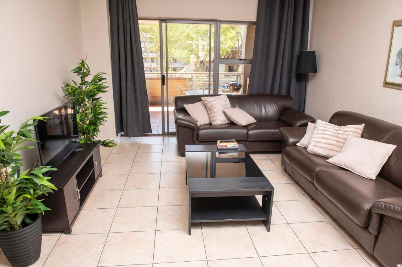 Grayston Exec Apartments โจฮันเนสเบิร์ก ภายนอก รูปภาพ