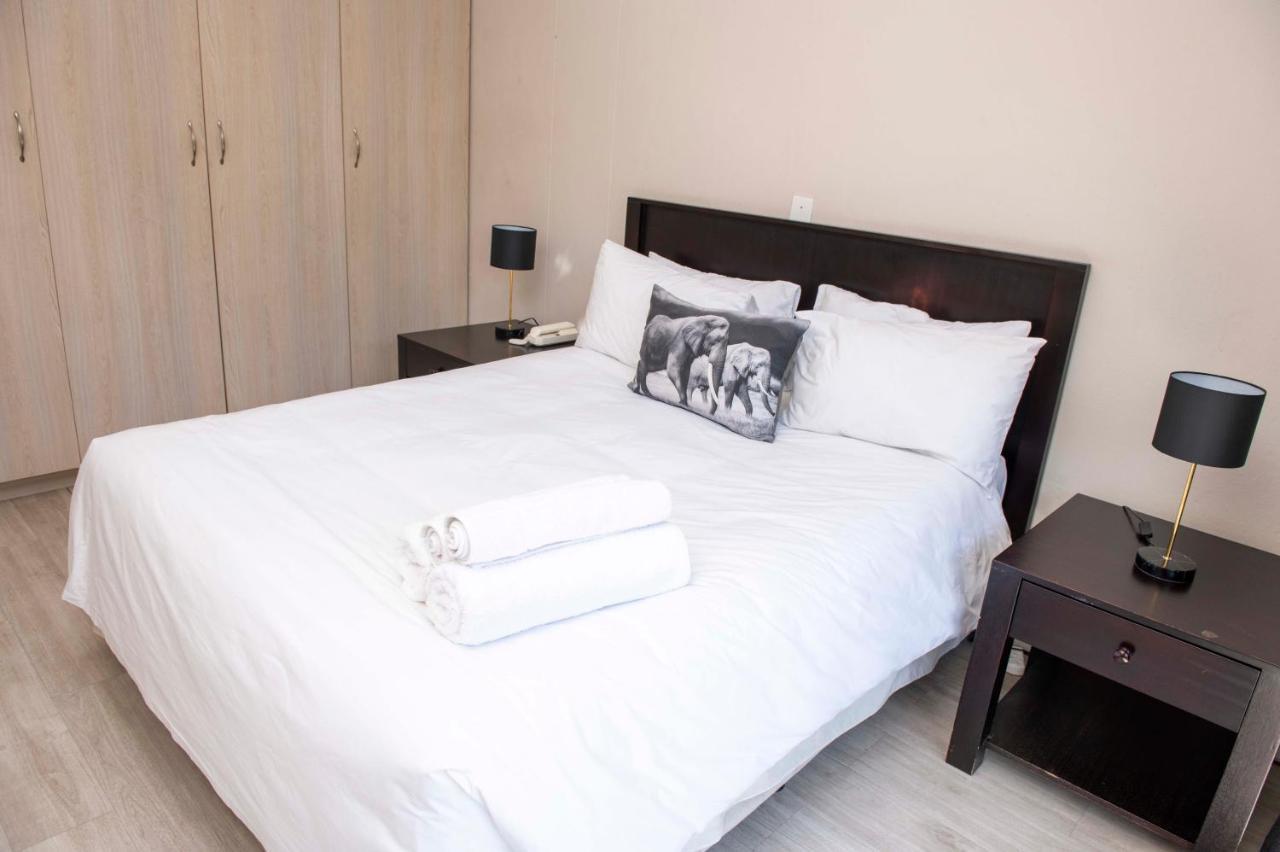 Grayston Exec Apartments โจฮันเนสเบิร์ก ภายนอก รูปภาพ